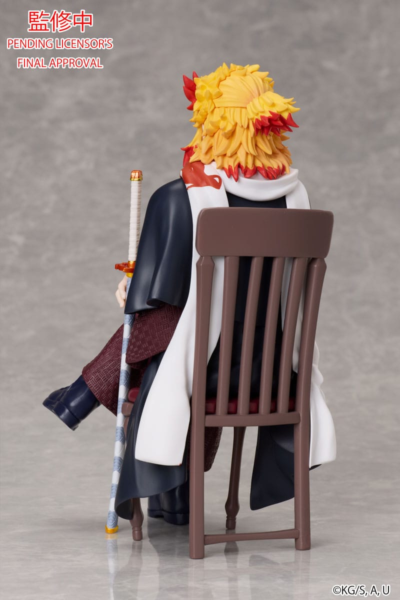 Demon Slayer – Kyojuro Rengoku Sitzende Sammlerstatue | 16 cm