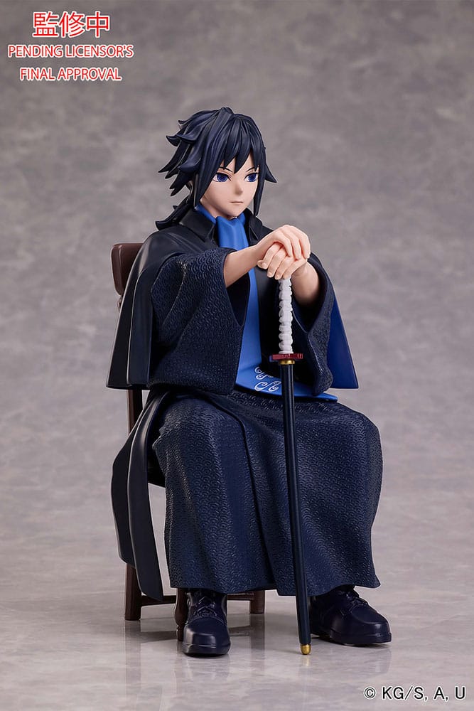 Giyu Tomioka Figur – Sitzende Pose | Demon Slayer | 16 cm